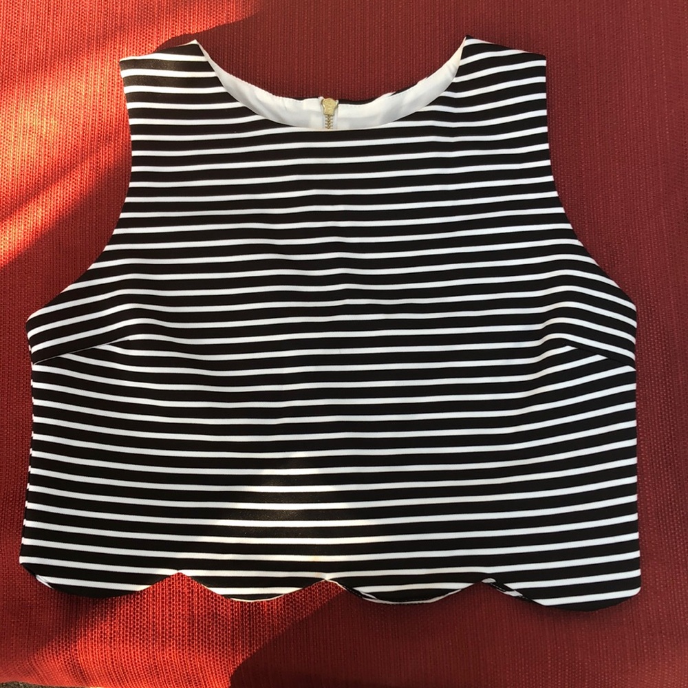 Black and white stripped fitted shirt🖤